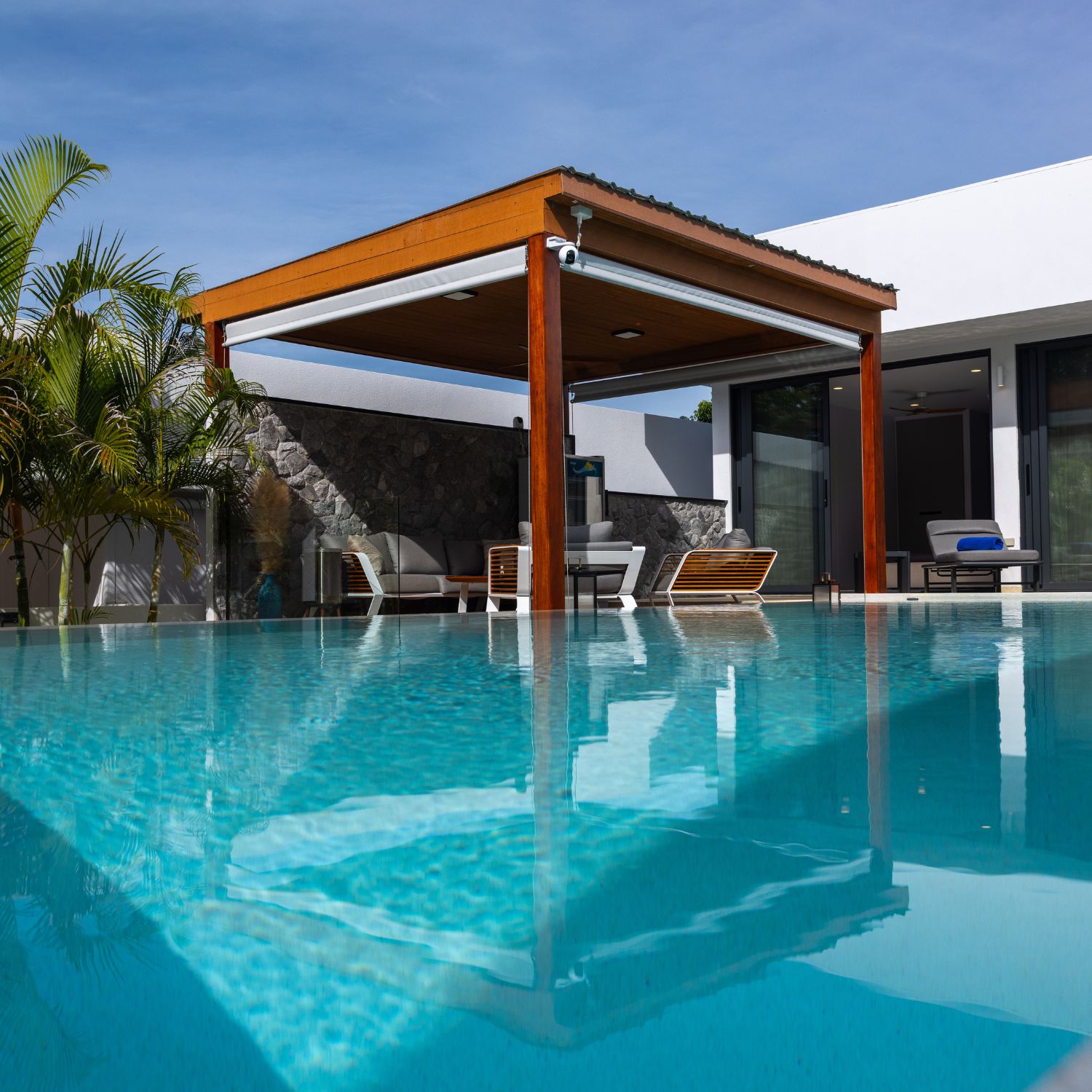 Infinity pool